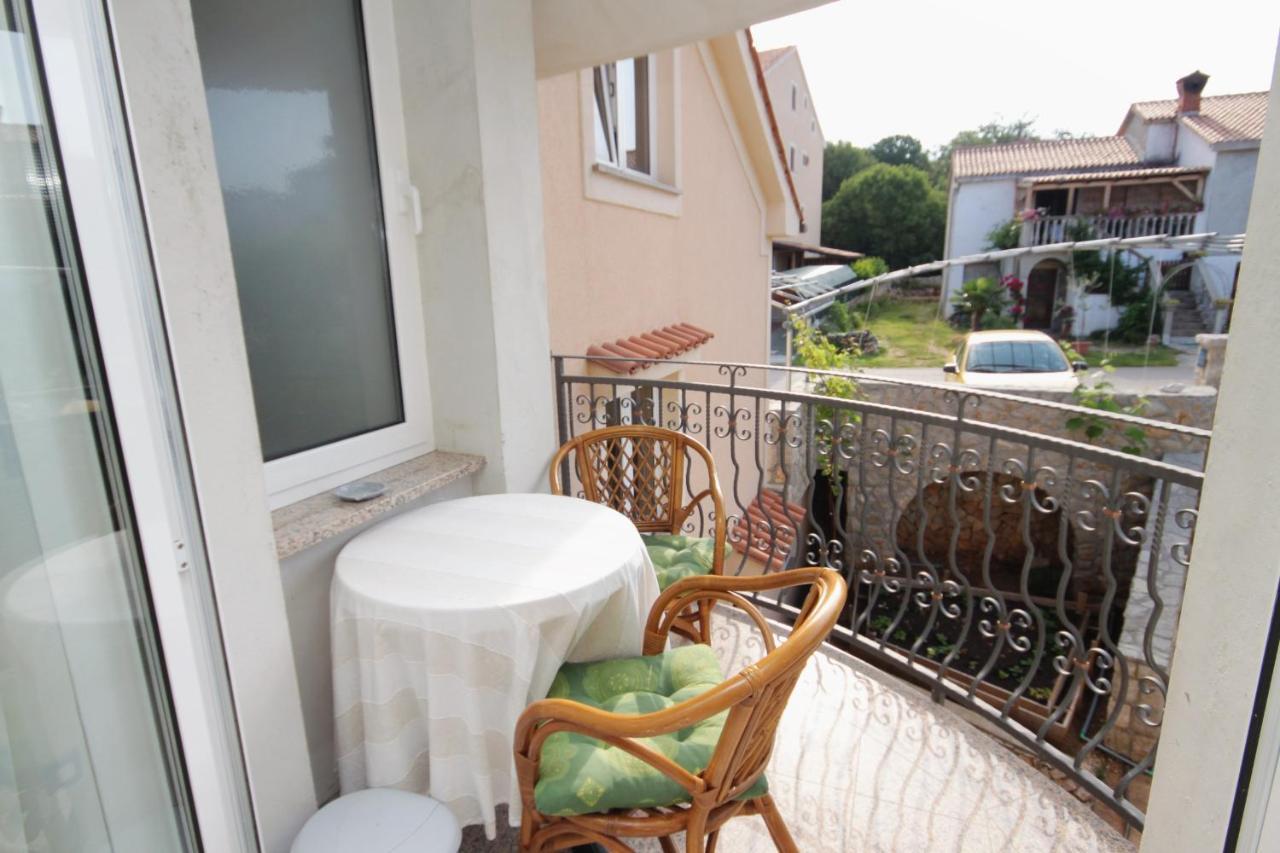 Apartments And Rooms With Parking Space Njivice, Krk - 5458 外观 照片