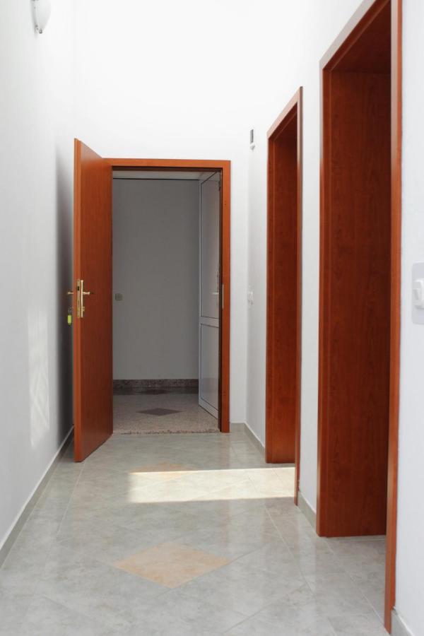 Apartments And Rooms With Parking Space Njivice, Krk - 5458 外观 照片