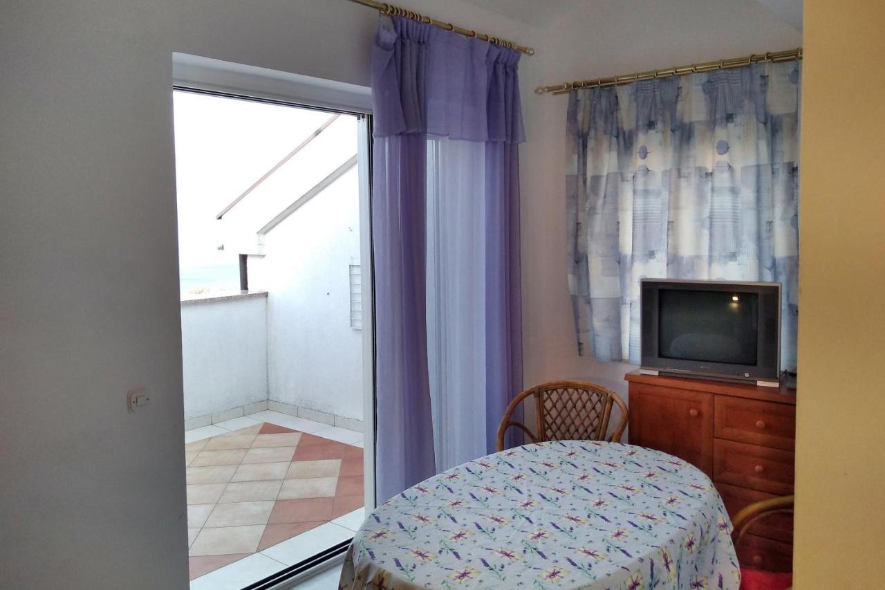 Apartments And Rooms With Parking Space Njivice, Krk - 5458 外观 照片