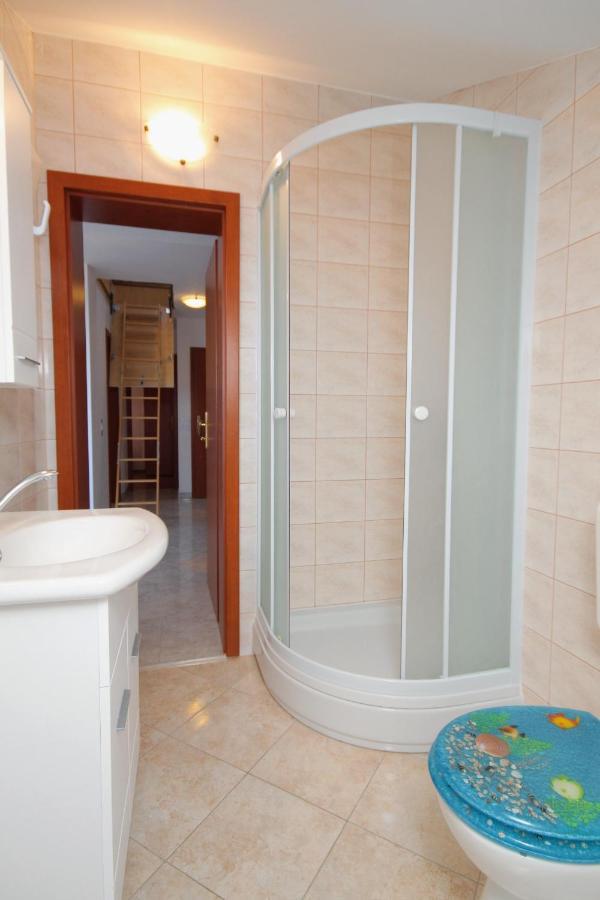Apartments And Rooms With Parking Space Njivice, Krk - 5458 外观 照片