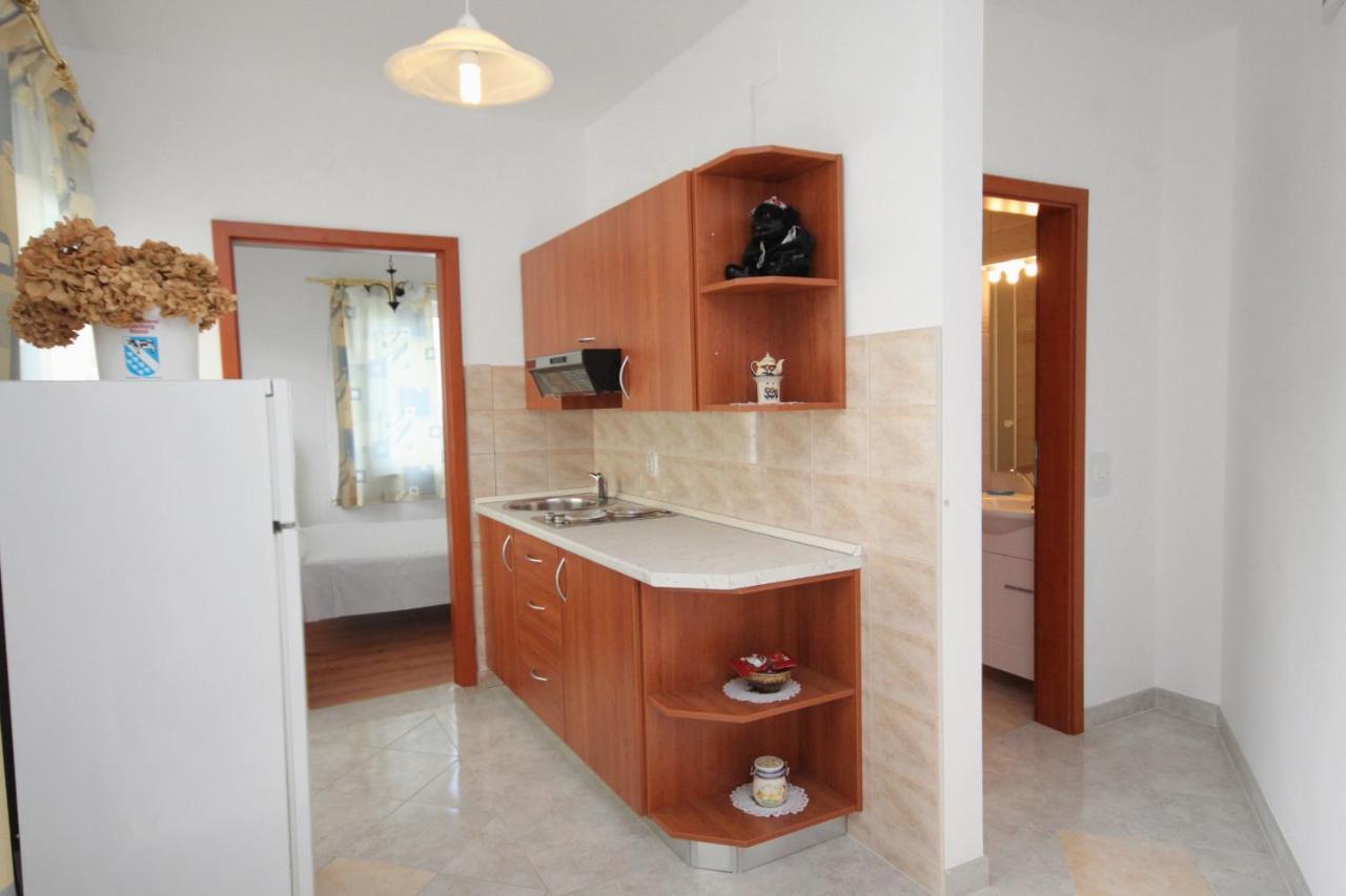 Apartments And Rooms With Parking Space Njivice, Krk - 5458 外观 照片