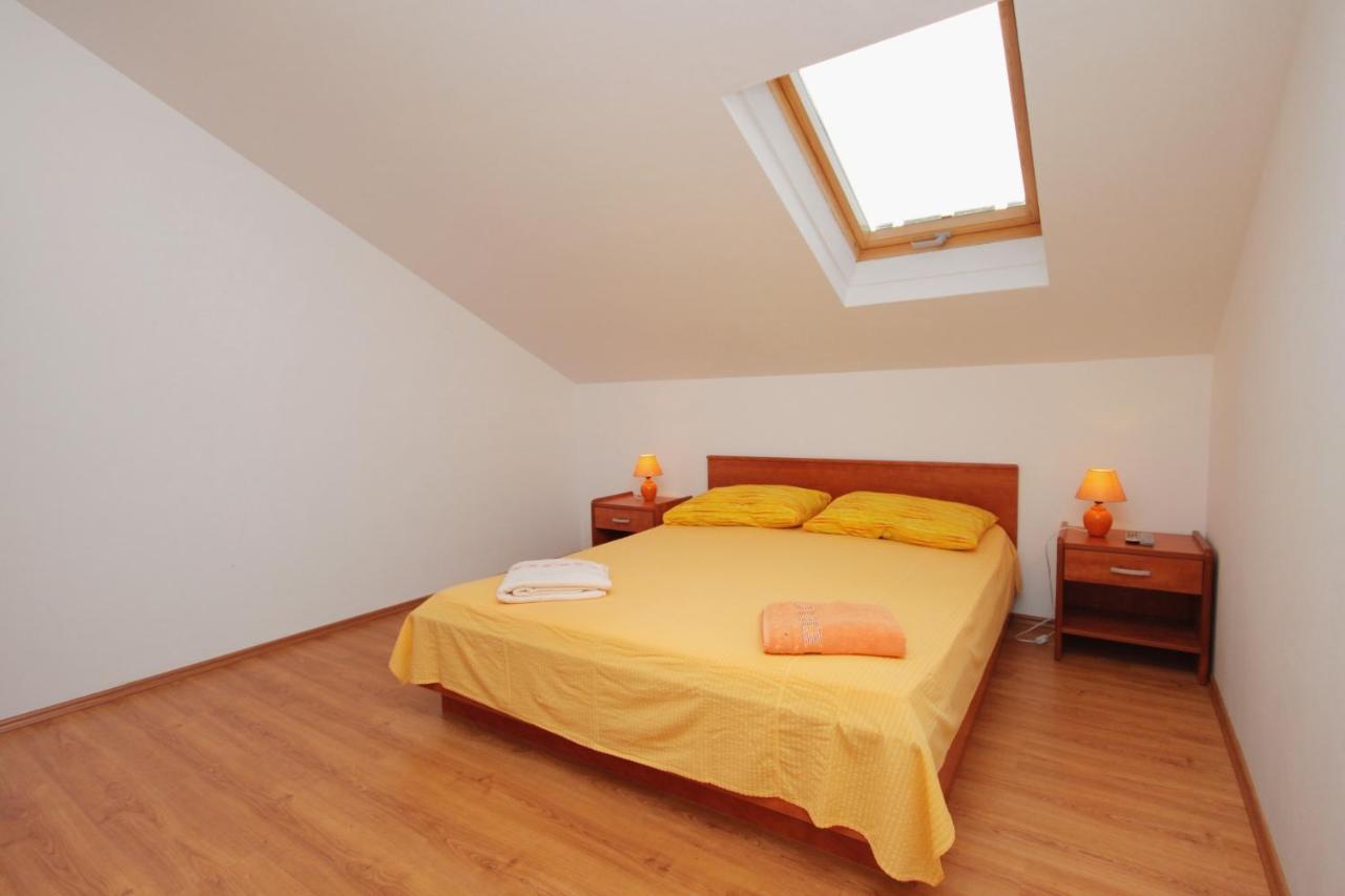 Apartments And Rooms With Parking Space Njivice, Krk - 5458 外观 照片