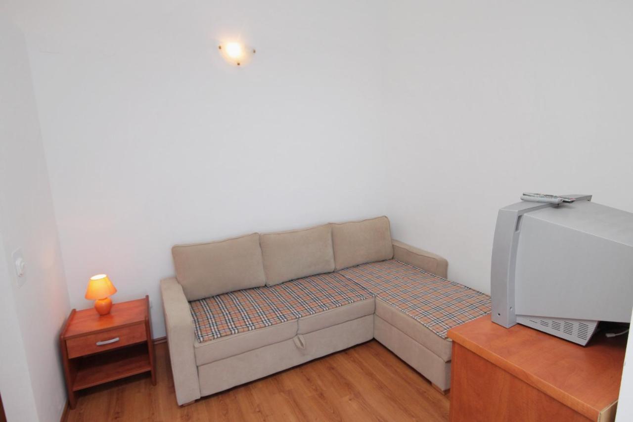 Apartments And Rooms With Parking Space Njivice, Krk - 5458 外观 照片