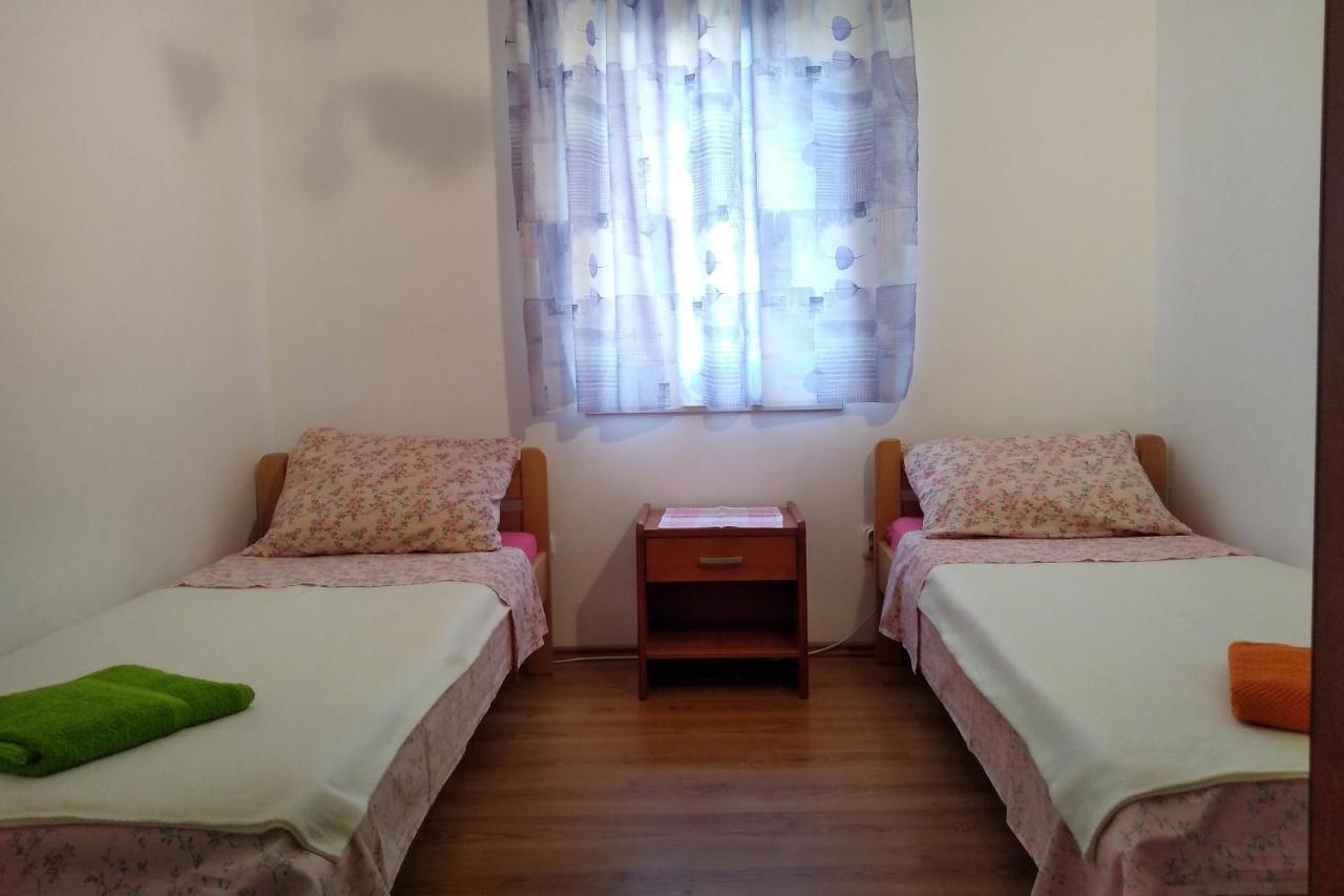 Apartments And Rooms With Parking Space Njivice, Krk - 5458 外观 照片